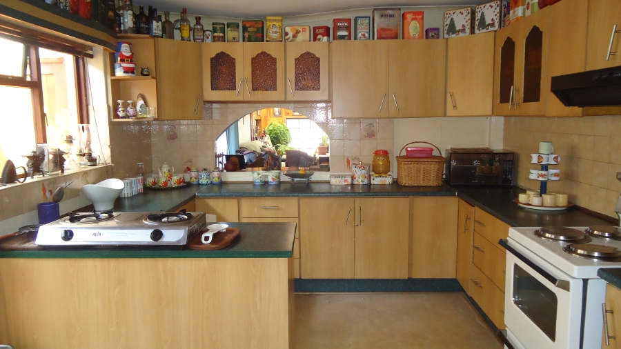 4 Bedroom Property for Sale in Pineview Western Cape
